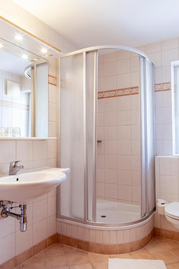 Hotel Weisser Baer Sankt Wolfgang im Salzkammergut ภายนอก รูปภาพ